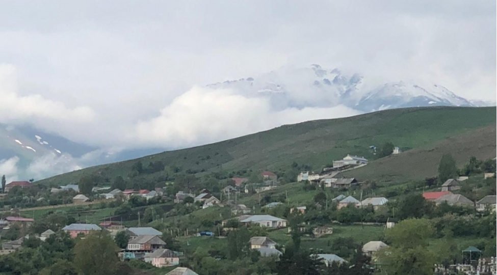 shahdag-ve-gedebeyin-dagliq-erazilerine-qar-yagib-faktiki-hava