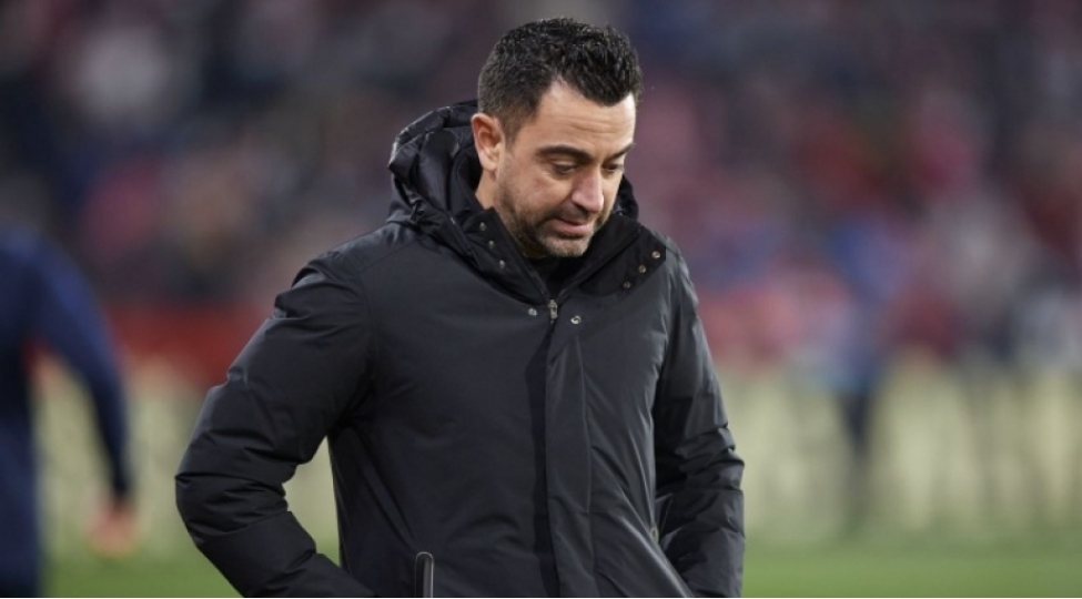 barselona-xavi-ile-yollarini-ayirib