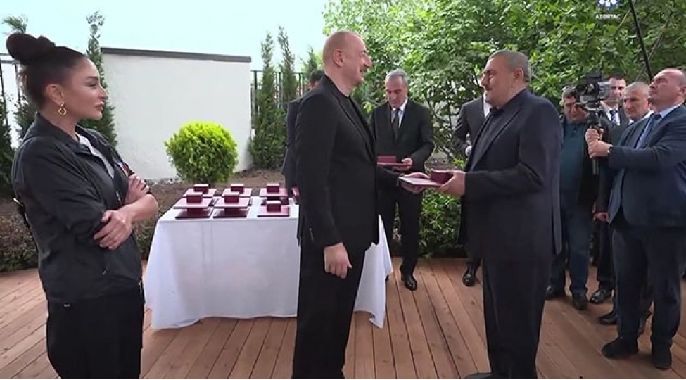 prezidentle-xanimi-xocalililarla-video