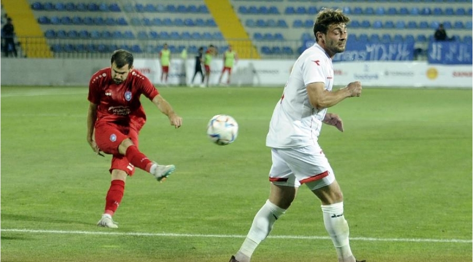 araz-naxchivandan-ayrilan-turan-manafova-xaricden-teklif-yagir