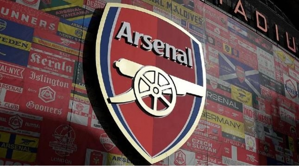 arsenal-22-futbolchunu-birden-gonderdi