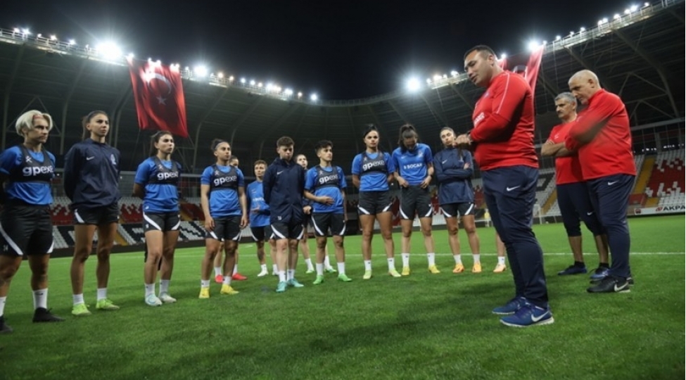 avropa-chempionati-azerbaycan-millisi-sechme-merhelede-turkiye-yigmasini-qebul-edecek