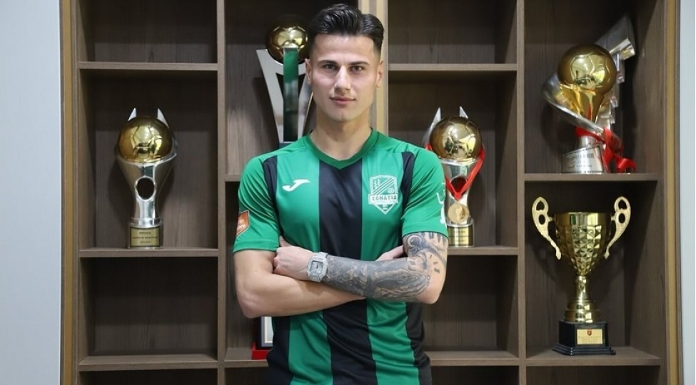 azerbaycanli-futbolchu-albaniya-klubuna-transfer-olunub
