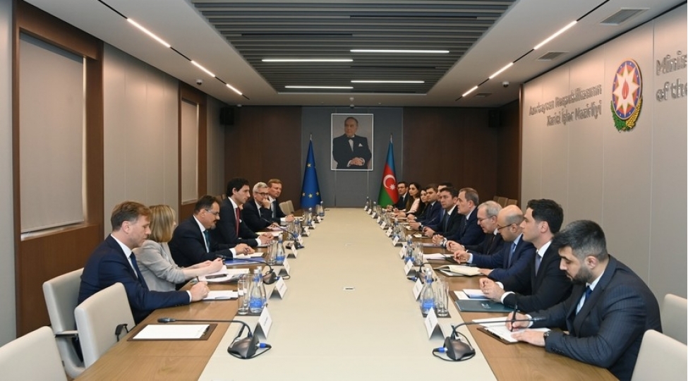 ceyhun-bayramov-ai-komissarini-cop29-a-hazirliq-fealiyyeti-barede-melumatlandirib