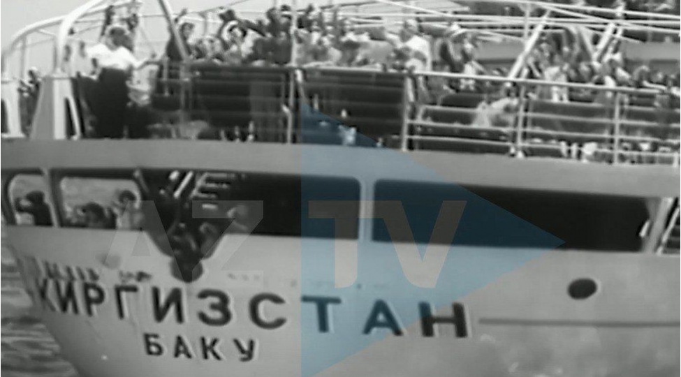 1970-ci-ilde-yeni-sernishin-gemisinin-yola-dushmesinin-nadir-goruntuleri