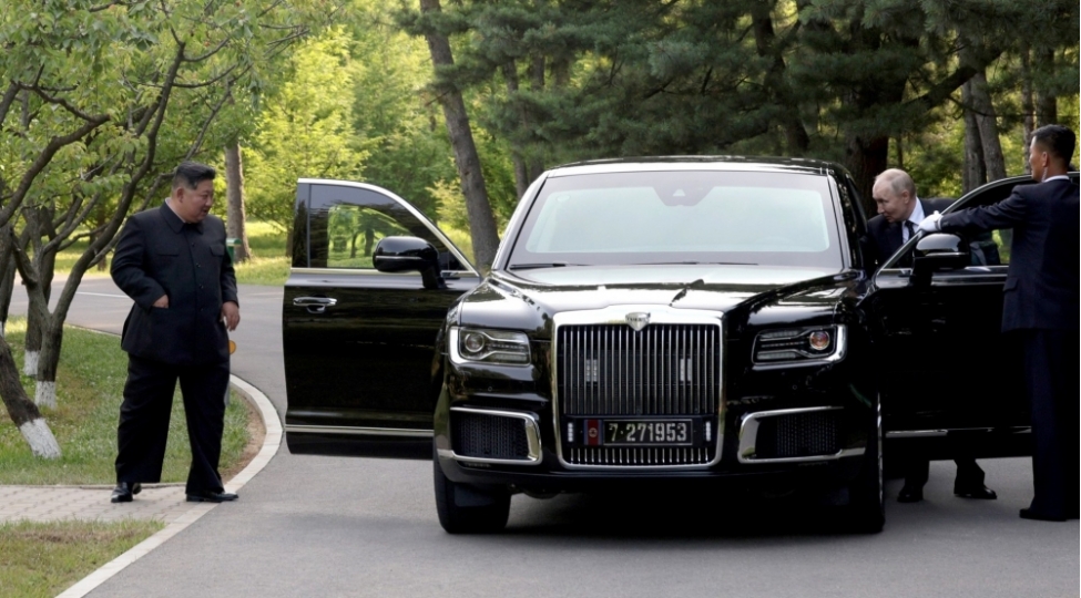 putinin-kim-chen-ina-hediyyesi-bahali-deyilvideo