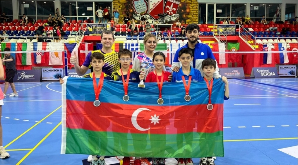 azerbaycanin-badmintonchulari-serbiyada-beynelxalq-yarishda-4-medal-qazanib