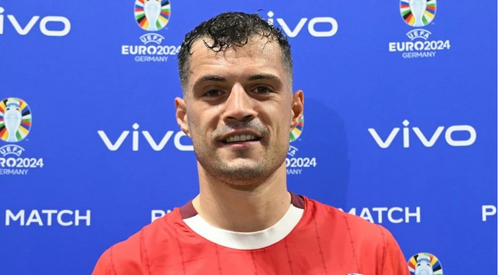 isvechre-almaniyamatchinin-en-yaxshi-futbolchusu-achiqlanib