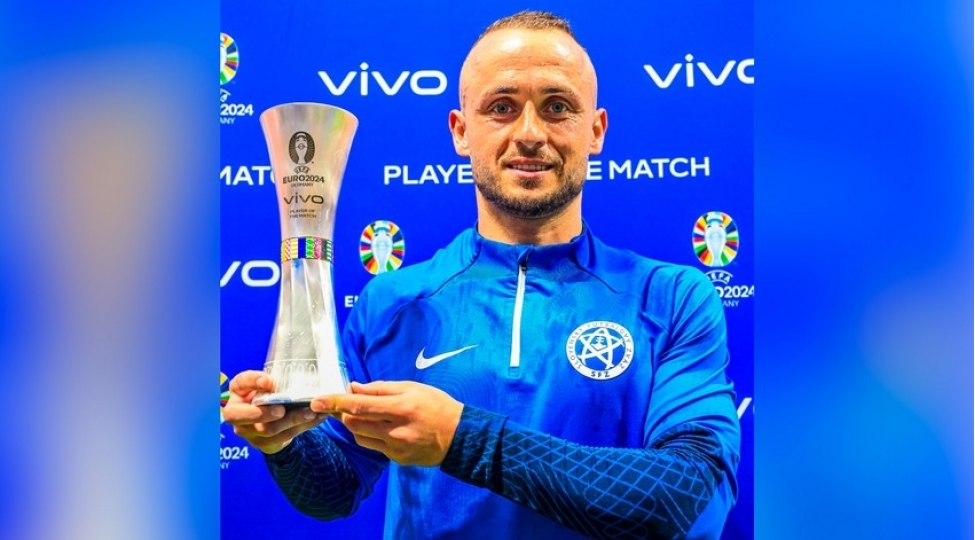 slovakiya-ruminiya-matchinin-en-yaxshi-futbolchusu-achiqlanib