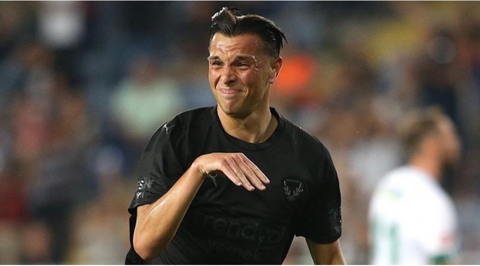 amedspor-azerbaycanli-futbolchu-ile-razilashib