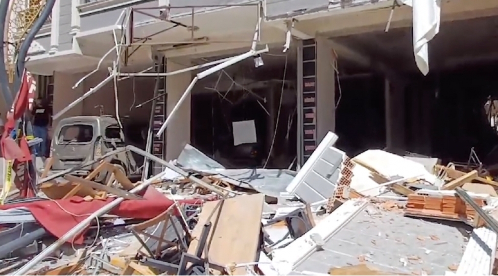 izmirde-restoranda-partlayish-bash-verib-4-nefer-olub-video