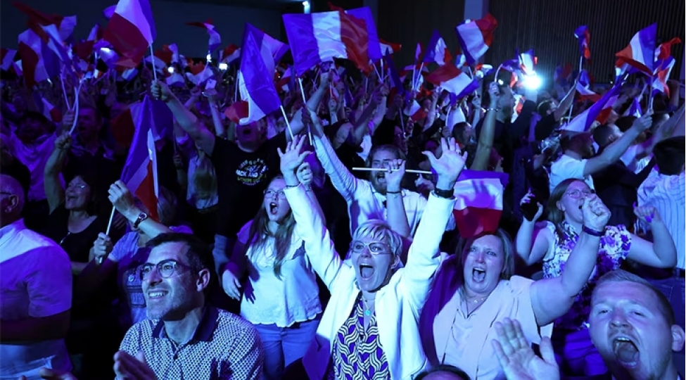 exit-poll-fransa-sechkilerinde-ifrat-sagchilar-birinci-turda-qalib-gelib