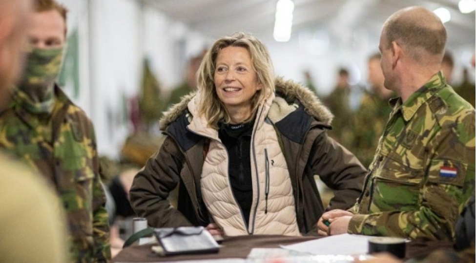 ollongren-hollandiya-f-16-lari-tezlikle-ukraynaya-gonderilecek