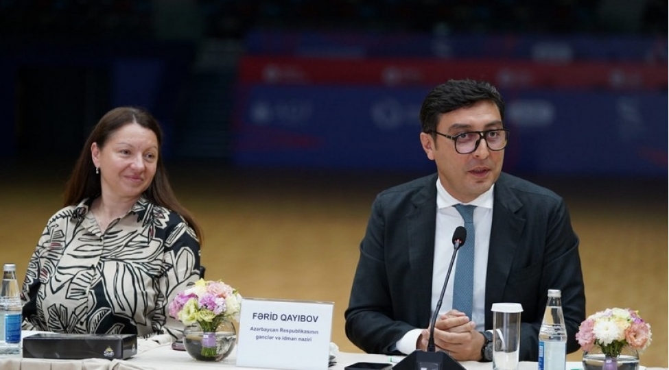 ferid-qayibov-qite-ve-dunya-chempionatlarinda-ugurla-chixish-etmish-idmanchilarla-gorushub