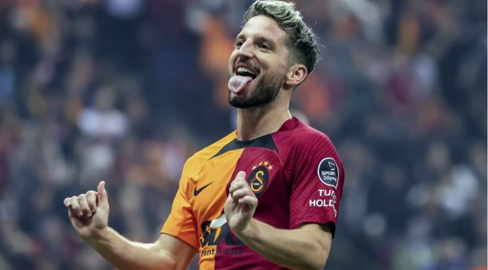 mertensle-yeni-muqavile-imzalandi