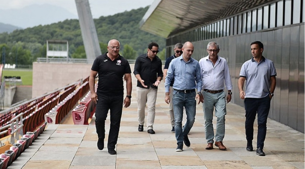 fernandu-santush-qebele-sheher-stadionunun-infrastrukturu-ile-tanish-olub