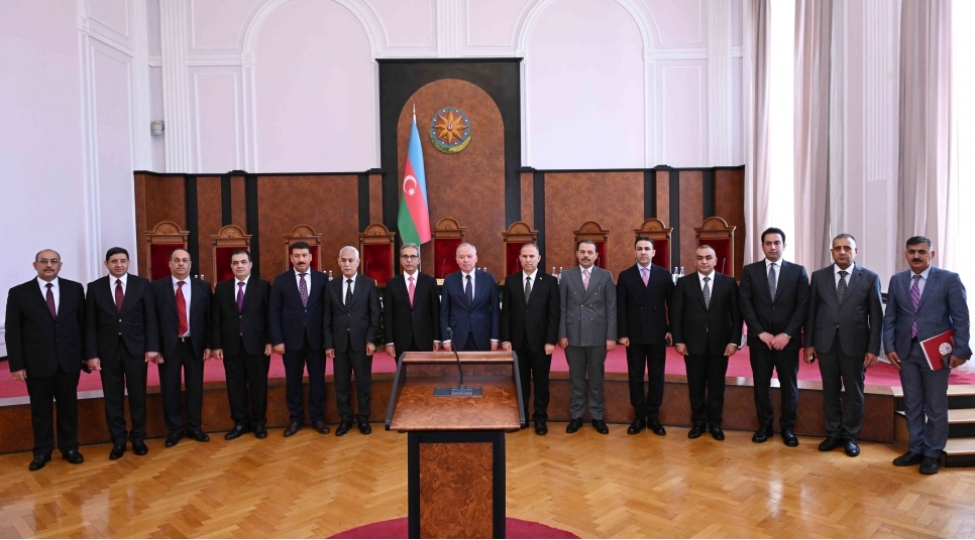 konstitusiya-mehkemesinde-iraq-respublikasinin-ali-mehkeme-shurasinin-numayende-heyeti-ile-gorush-kechirilib