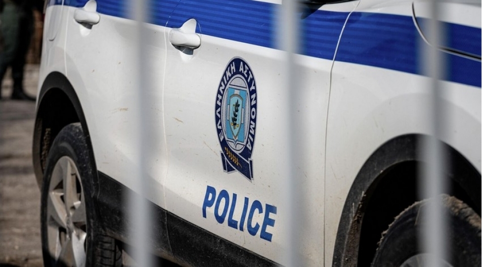 yunanistanda-14-polis-ish-adamlarindan-pul-teleb-etdikleri-uchun-hebs-olunub