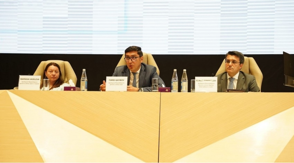 ferid-qayibov-idman-federasiyalarinin-numayendeleri-ile-gorushub