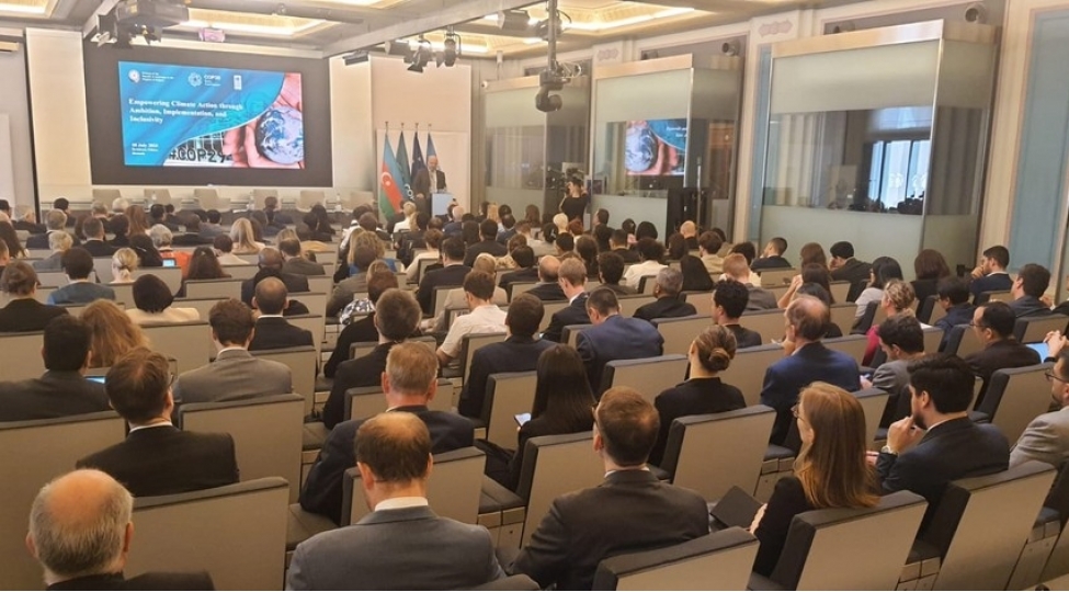 yalchin-refiyev-brusselde-kechirilen-konfransda-iqlim-deyishikliyi-meselelerini-muzakire-edib