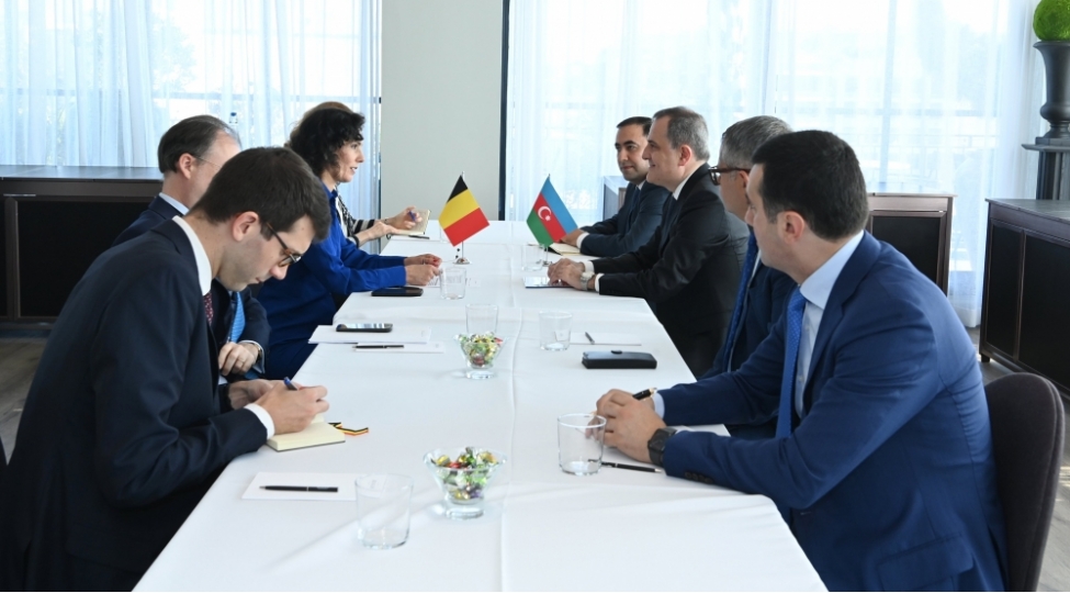 ceyhun-bayramov-belchikali-hemkari-ile-azerbaycan-ermenistan-sulh-prosesini-muzakire-edib