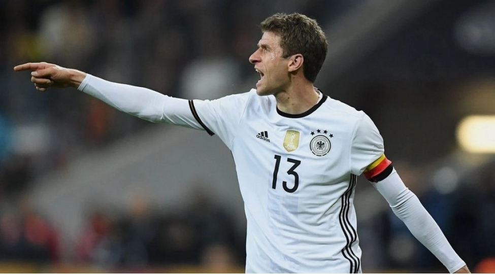 almaniyali-futbolchu-millideki-karyerasini-basha-vurub