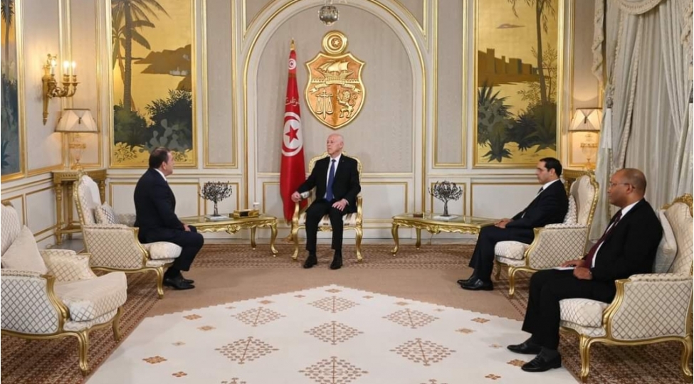 azerbaycanin-sefiri-etimadnamesini-tunis-prezidentine-teqdim-edib