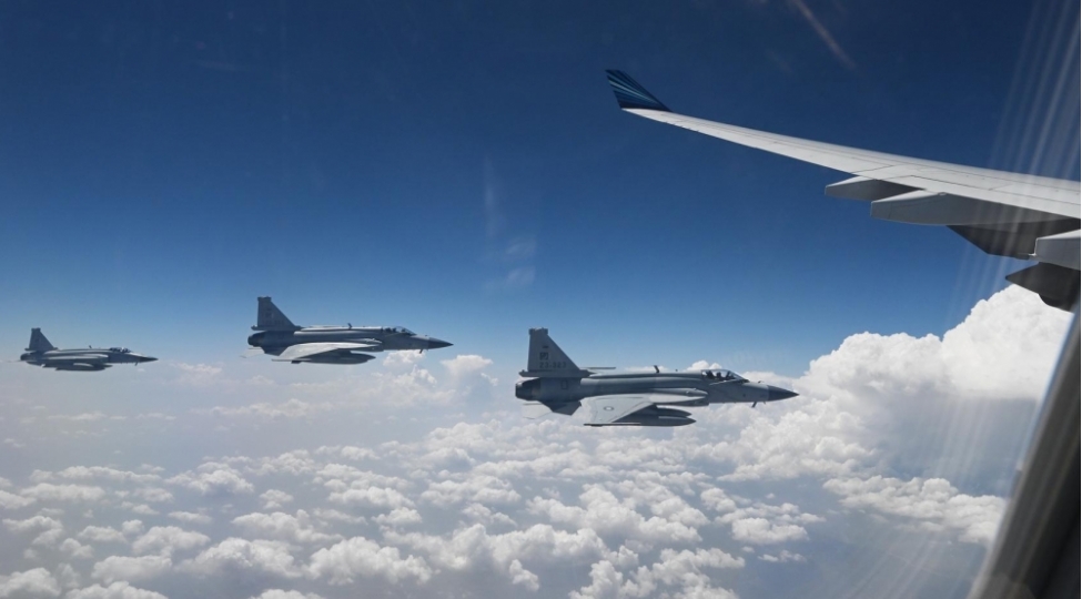 pakistan-qiricilari-azerbaycan-prezidentinin-teyyaresini-mushayiet-edib-video