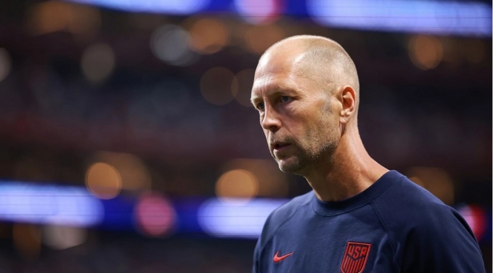 absh-millisi-bash-meshqchi-ile-yollarini-ayirib