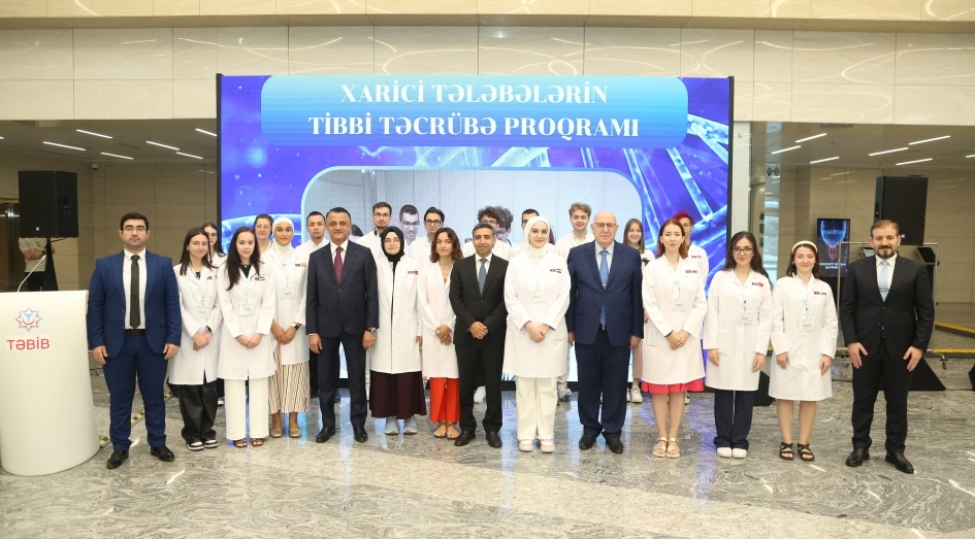 dunyanin-21-olkesinden-olan-ecnebi-telebeler-yeni-klinikada-tecrube-kechecekler