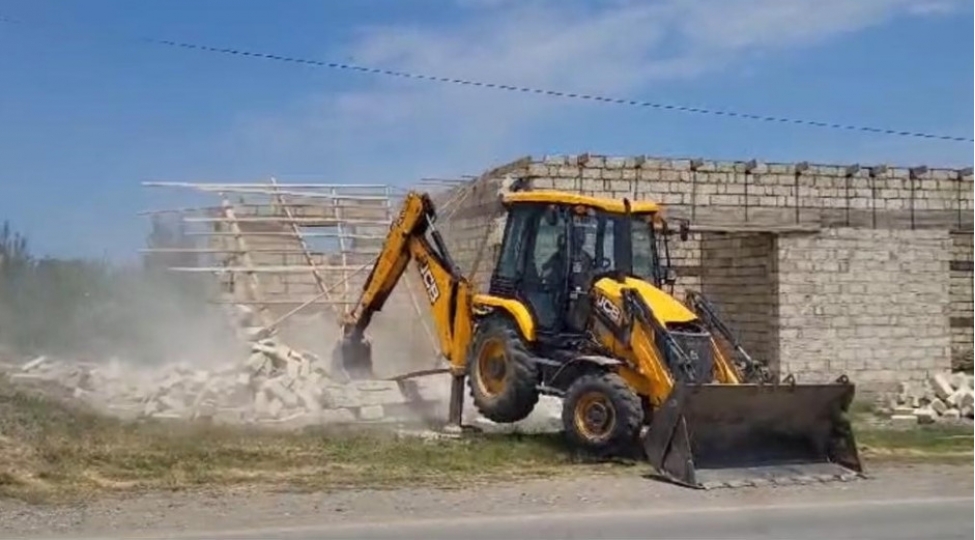 fhn-terefinden-daha-bir-qanunsuz-tikili-sokulub-2