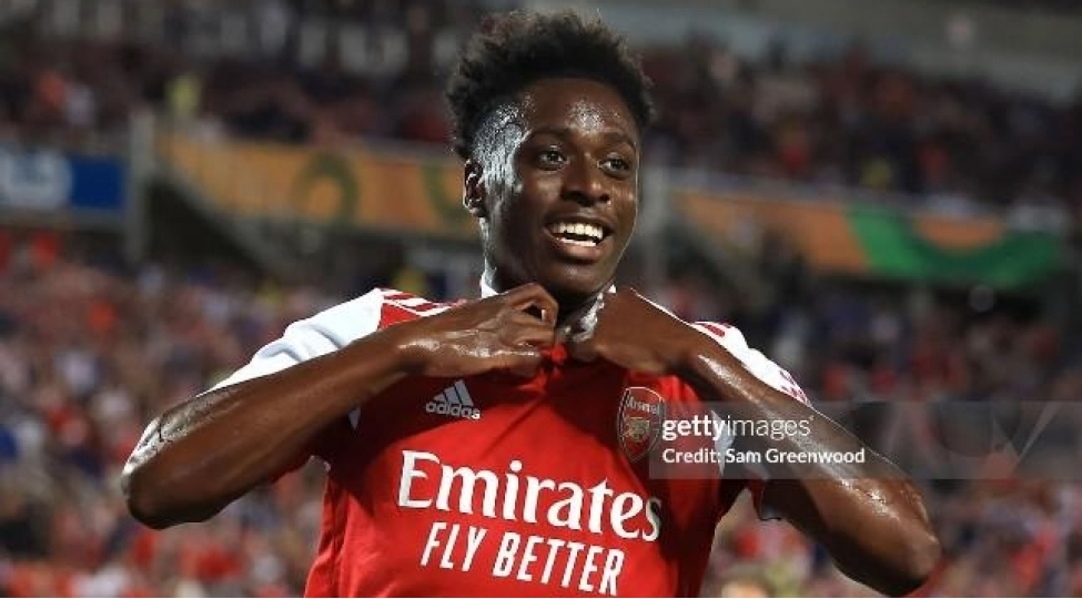 sevilya-arsenalin-futbolchusunu-transfer-etdi