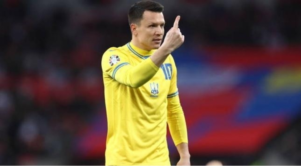 ukraynali-meshhur-futbolchu-karyerasini-basha-vurdu