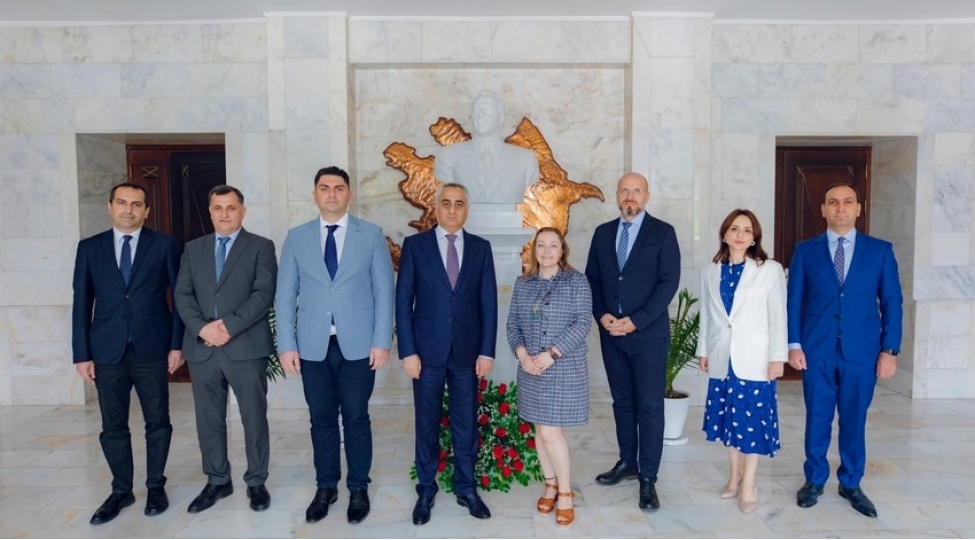 prezidentin-selahiyyetli-numayendesi-naxchivanda-bmt-resmisi-ile-ekoloji-meseleleri-muzakire-edib-foto