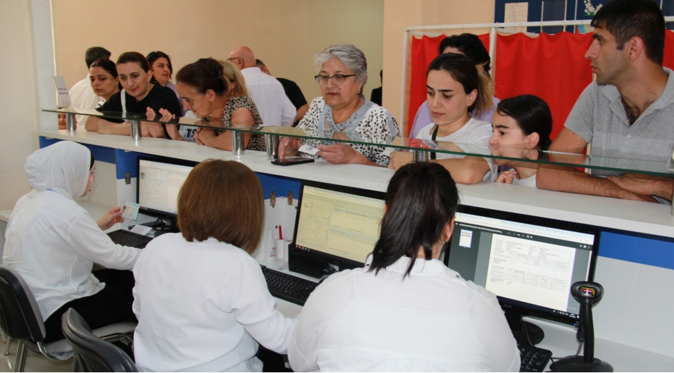 sinir-sistemi-heftesi-cherchivesinde-800-den-chox-vetendasha-3-500-e-yaxin-tibbi-xidmet-gosterilib-foto
