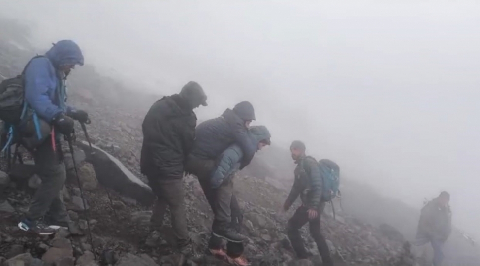 agri-daginda-2-alpinist-itkin-dushub-axtarish-ishleri-davam-edir