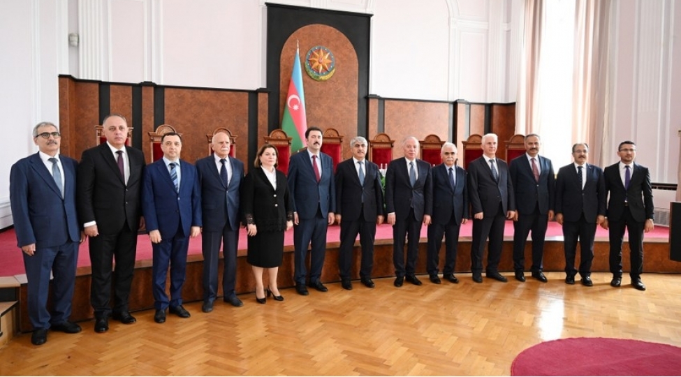 azerbaycan-ve-turkiyenin-konstitusiya-mehkemeleri-arasinda-emekdashliq-muzakire-olunub-foto