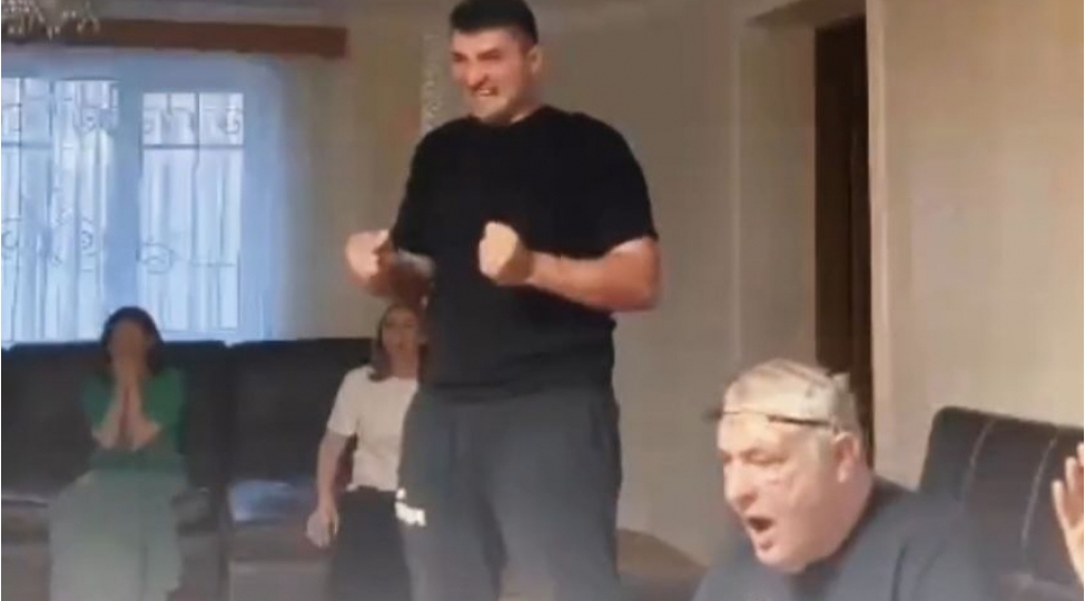 zelim-kotsoyevin-ailesi-finali-bele-izledi-video