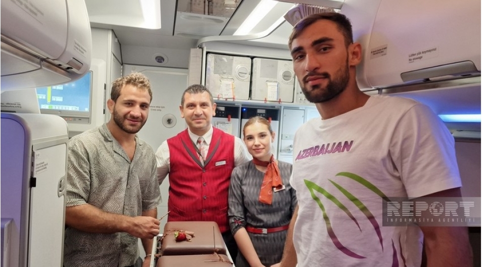 olimpiadada-qizil-medal-qazanmish-cudochular-vetene-qayidiblar