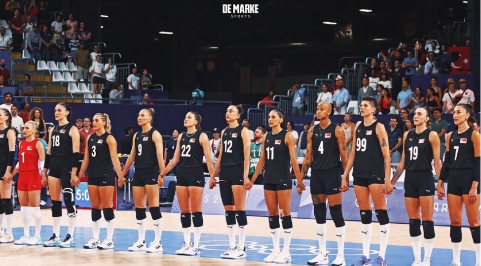 turkiyenin-voleybol-millisi-yarimfinala-vesiqe-qazanib