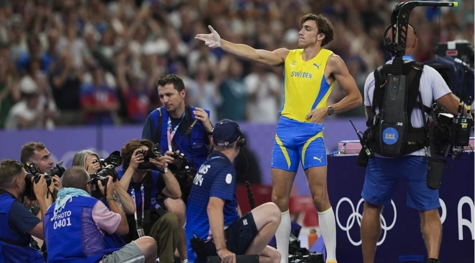 isvechli-atletden-yusuf-dikechi-pozu