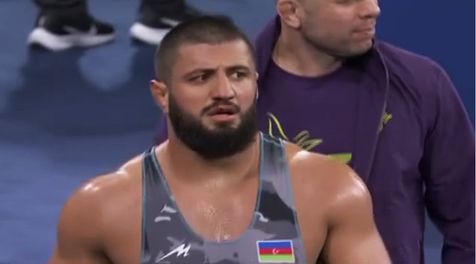 azerbaycan-guleshchisi-yarimfinala-chixib