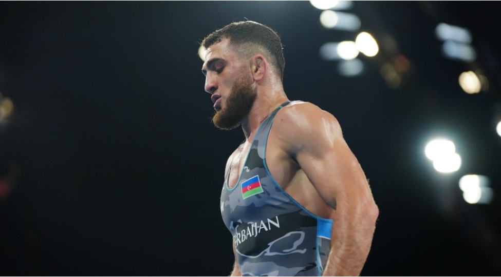 haci-eliyev-peshekar-idmanchi-karyerasini-basha-vurub
