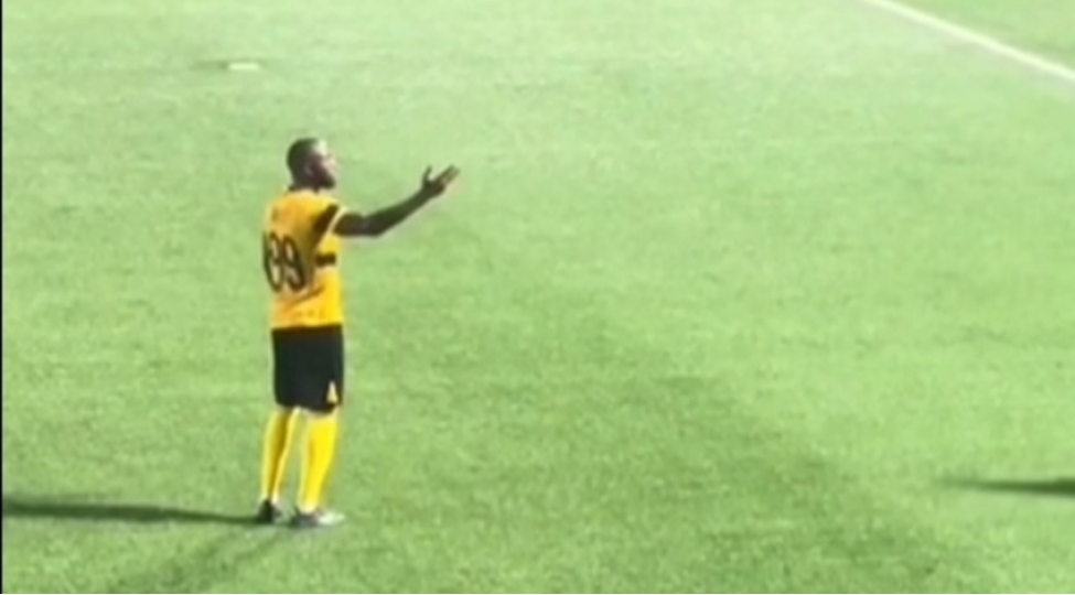 neftchinin-futbolchusu-azarkeshlerden-uzr-isteyib