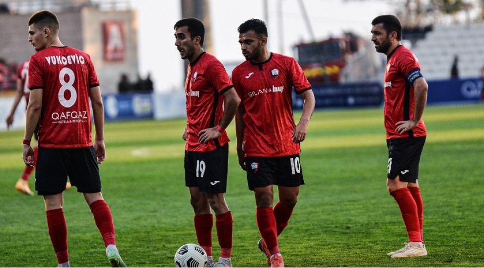 qebelenin-i-liqanin-ilk-turundaki-reqibi-mueyyenleshib