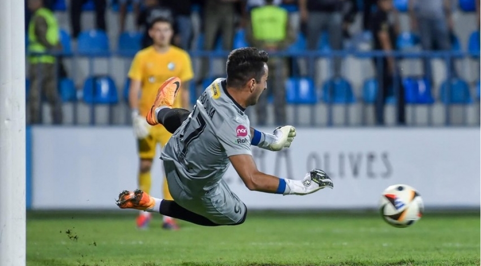 zirenin-qapichisi-tehlillere-esasen-ilk-3-penaltini-hara-vuracaqlarini-bilirdim