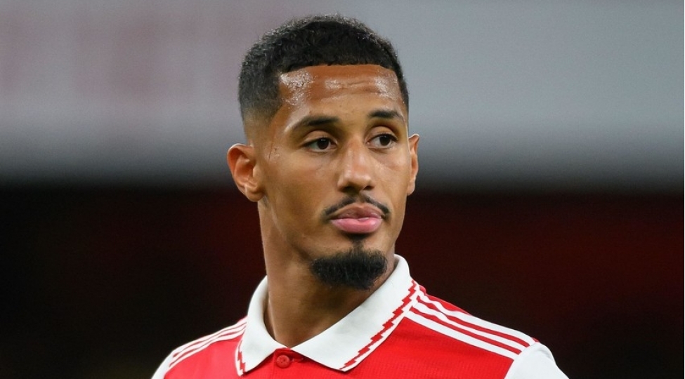 arsenalin-futbolchusu-yeni-rekorda-imza-atib