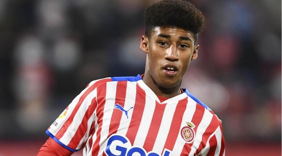 barselona-klubu-dominikan-respublikasi-millisinin-uzvunu-transfer-edib