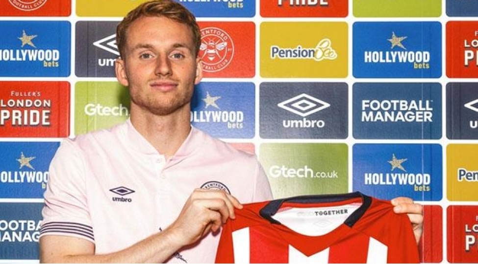 liverpul-futbolchusunu-satdi