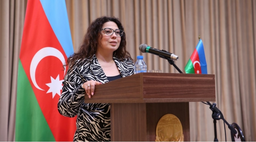 sebine-salmanova-novbeti-izdihamli-gorushunu-kechirdi-foto
